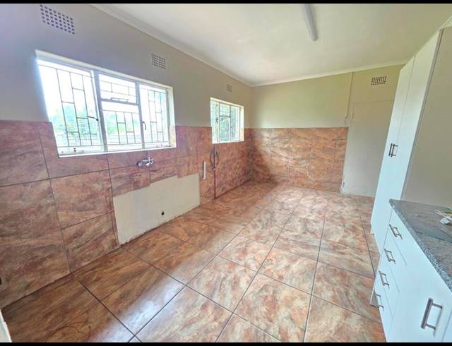 4 BEDROOM HOUSE FOR SALE IN KOOKRUS